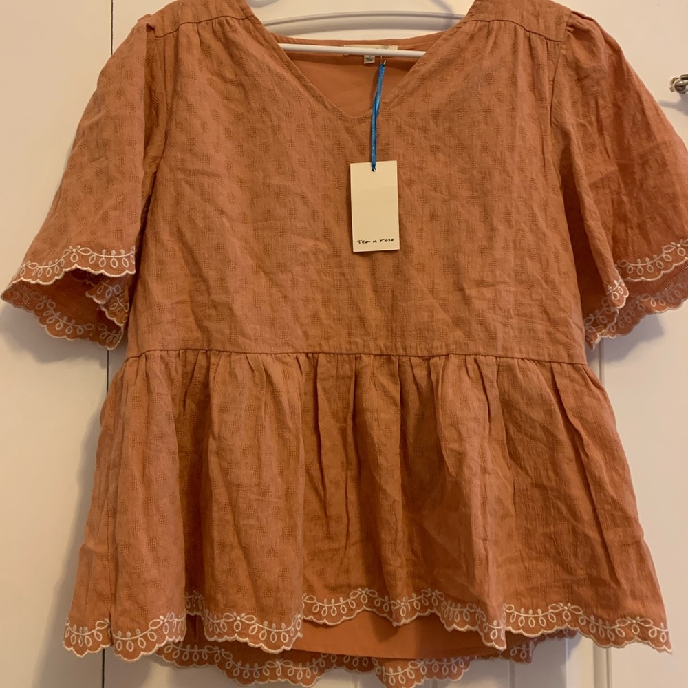 NWT MOD Boutique tea n rose Coral Crochet Top